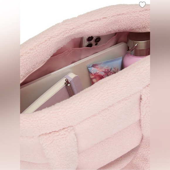 🆕 PINK VICTORIA'S SECRET COZY PLUSH TOTE BAG PINK LARGE - Picture 4 of 11